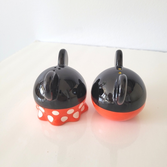 DISNEY Mickey & Minnie Mouse Ceramic Salt & Pepper Shaker - Picture 7 of 11